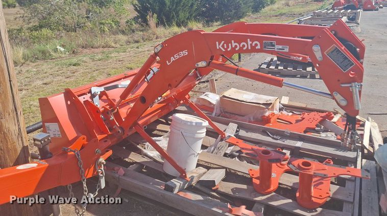 image for item EQ2322 Kubota LA535 loader