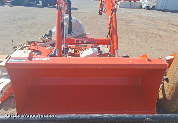 image for item EQ2322 Kubota LA535 loader