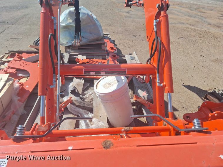 image for item EQ2322 Kubota LA535 loader