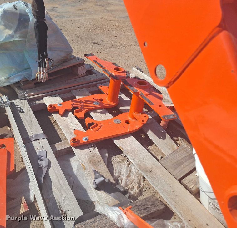 image for item EQ2322 Kubota LA535 loader