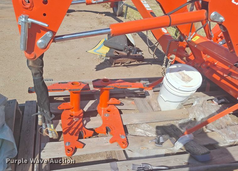 image for item EQ2322 Kubota LA535 loader