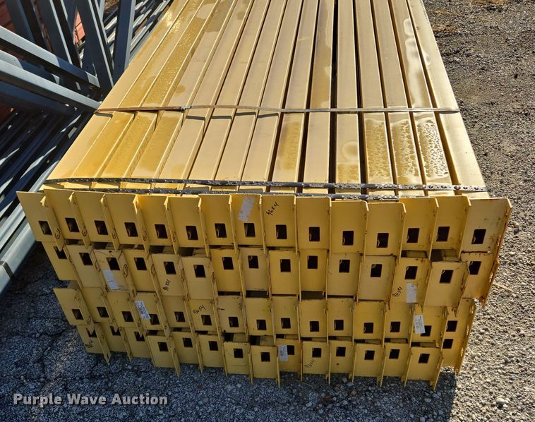 image for item EQ3525 T-Bolt  pallet racking 