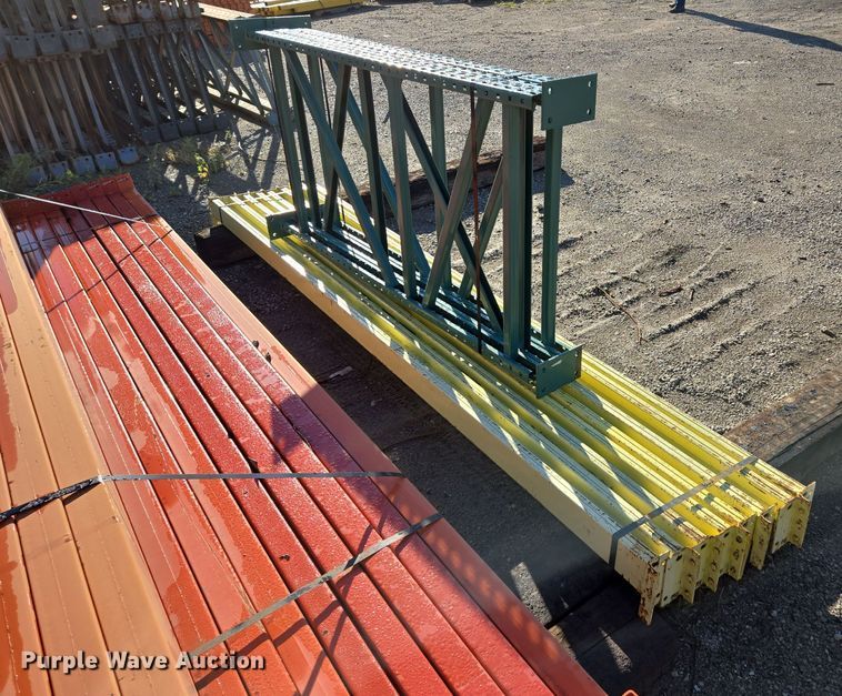 image for item EQ3527 Teardrop pallet racking 