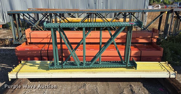 image for item EQ3527 Teardrop pallet racking 