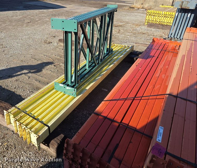 image for item EQ3527 Teardrop pallet racking 