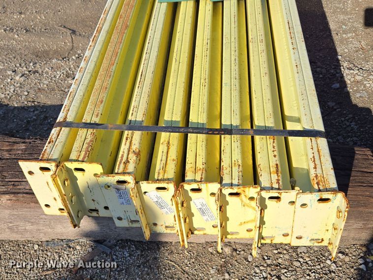 image for item EQ3527 Teardrop pallet racking 