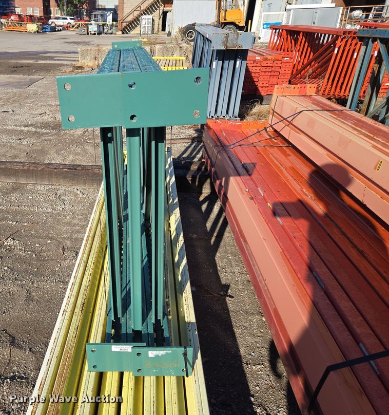 image for item EQ3527 Teardrop pallet racking 