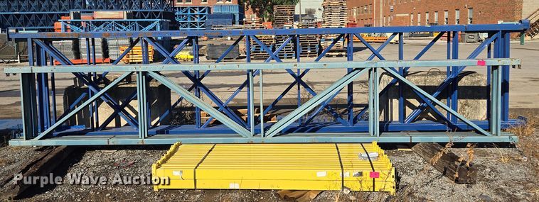 image for item EQ3532 T-Bolt  pallet racking 