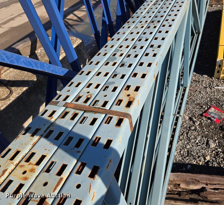 image for item EQ3532 T-Bolt  pallet racking 