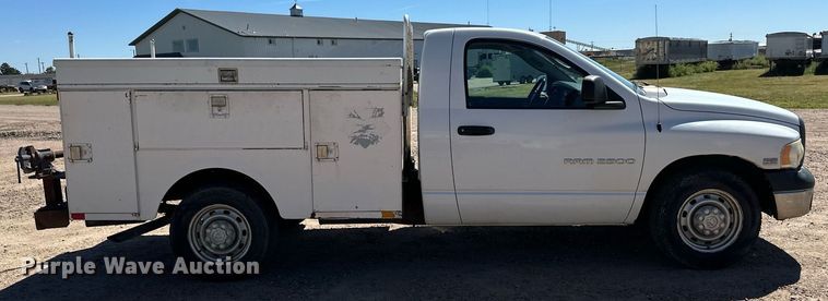 image for item ER8012 2005 Dodge Ram 2500 utility bed pickup truck