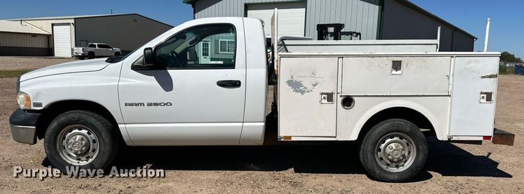 image for item ER8012 2005 Dodge Ram 2500 utility bed pickup truck