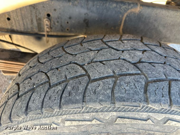 image for item ER8012 2005 Dodge Ram 2500 utility bed pickup truck