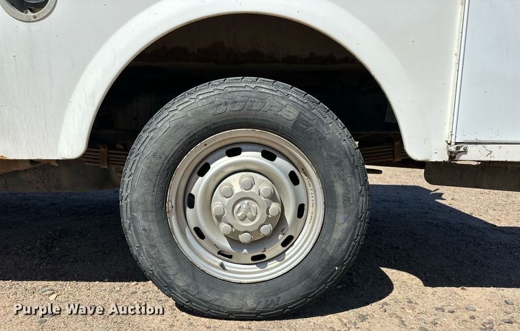 image for item ER8012 2005 Dodge Ram 2500 utility bed pickup truck