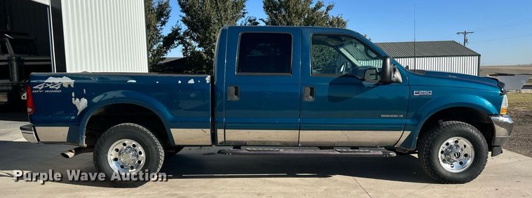 image for item ER8015 2002 Ford F250 Super Duty Crew Cab pickup truck