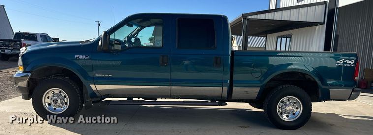 image for item ER8015 2002 Ford F250 Super Duty Crew Cab pickup truck