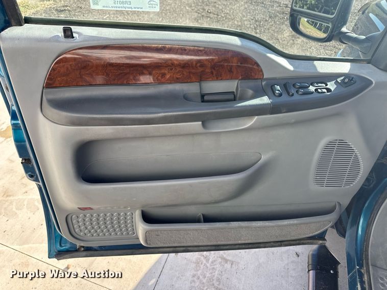 image for item ER8015 2002 Ford F250 Super Duty Crew Cab pickup truck