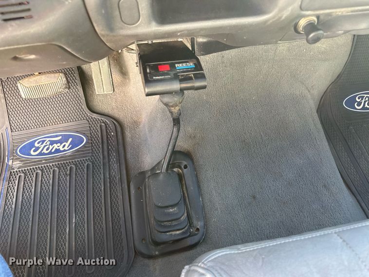 image for item ER8015 2002 Ford F250 Super Duty Crew Cab pickup truck