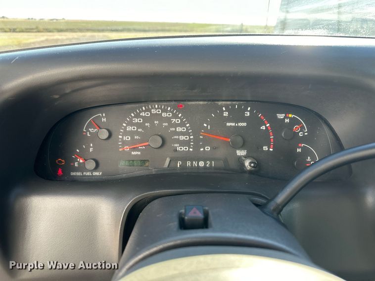 image for item ER8015 2002 Ford F250 Super Duty Crew Cab pickup truck