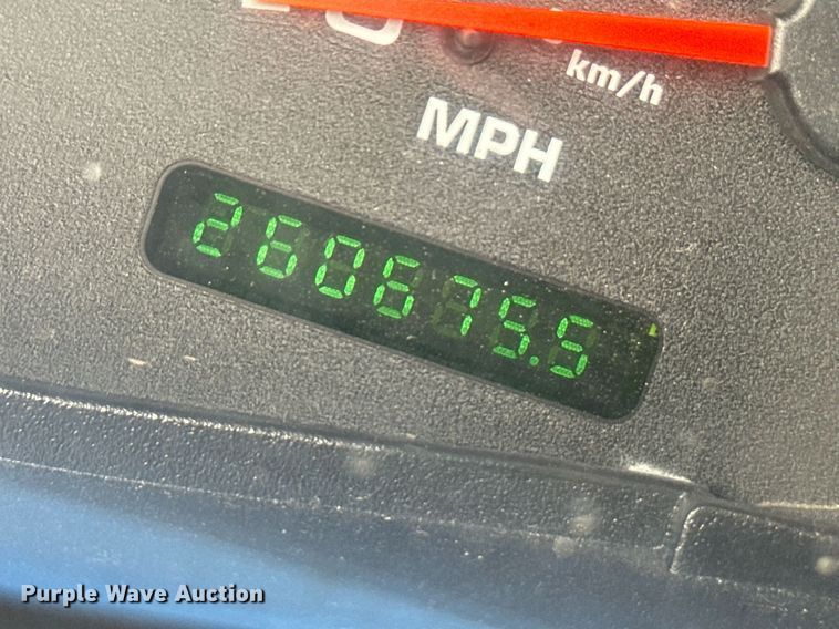 image for item ER8015 2002 Ford F250 Super Duty Crew Cab pickup truck