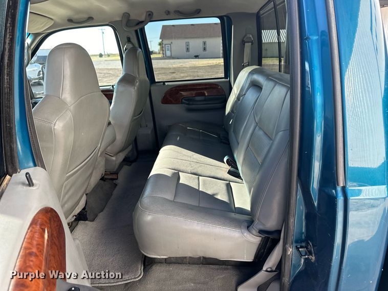 image for item ER8015 2002 Ford F250 Super Duty Crew Cab pickup truck