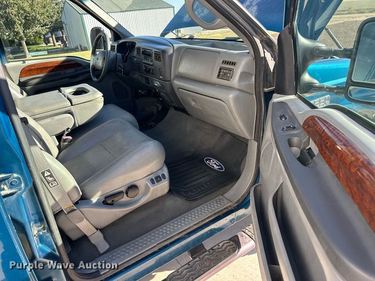 image for item ER8015 2002 Ford F250 Super Duty Crew Cab pickup truck