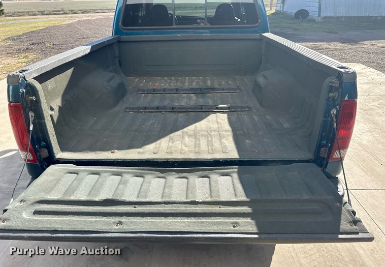 image for item ER8015 2002 Ford F250 Super Duty Crew Cab pickup truck