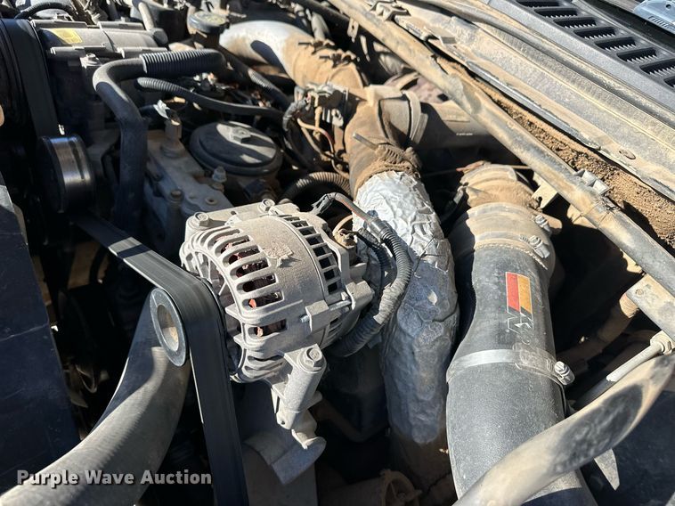 image for item ER8015 2002 Ford F250 Super Duty Crew Cab pickup truck