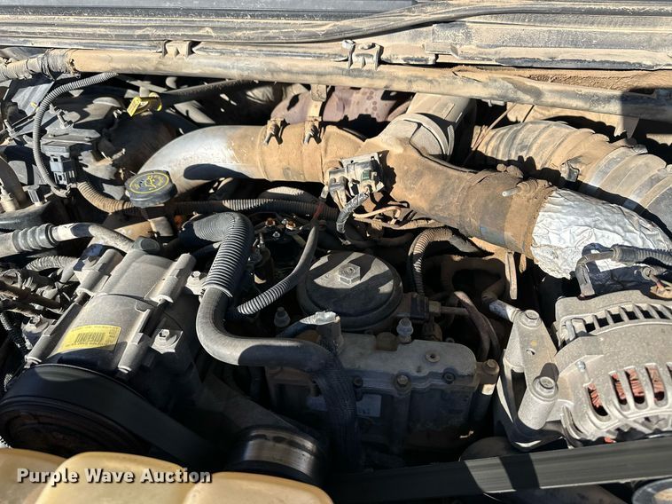 image for item ER8015 2002 Ford F250 Super Duty Crew Cab pickup truck