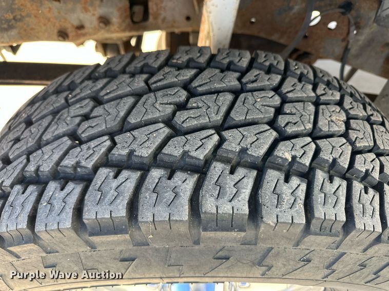 image for item ER8015 2002 Ford F250 Super Duty Crew Cab pickup truck