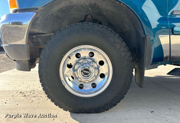 image for item ER8015 2002 Ford F250 Super Duty Crew Cab pickup truck