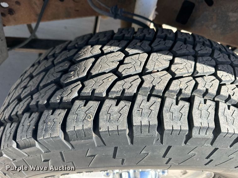 image for item ER8015 2002 Ford F250 Super Duty Crew Cab pickup truck