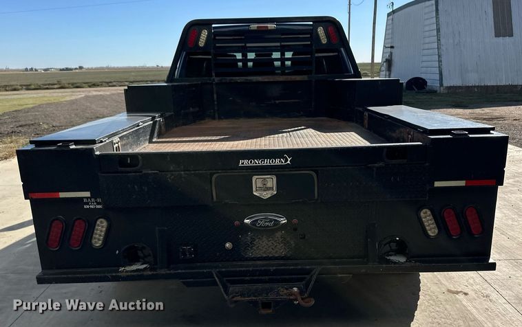 image for item ER8018 2015 Ford F450 Super Duty Lariat Crew Cab flatbed truck