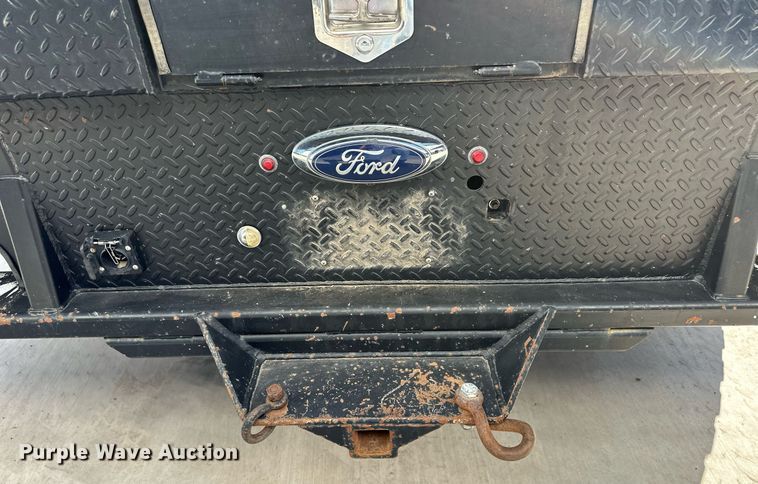 image for item ER8018 2015 Ford F450 Super Duty Lariat Crew Cab flatbed truck