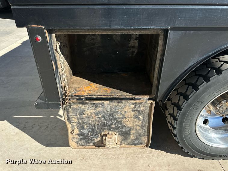 image for item ER8018 2015 Ford F450 Super Duty Lariat Crew Cab flatbed truck