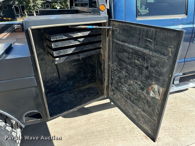 image for item ER8018 2015 Ford F450 Super Duty Lariat Crew Cab flatbed truck