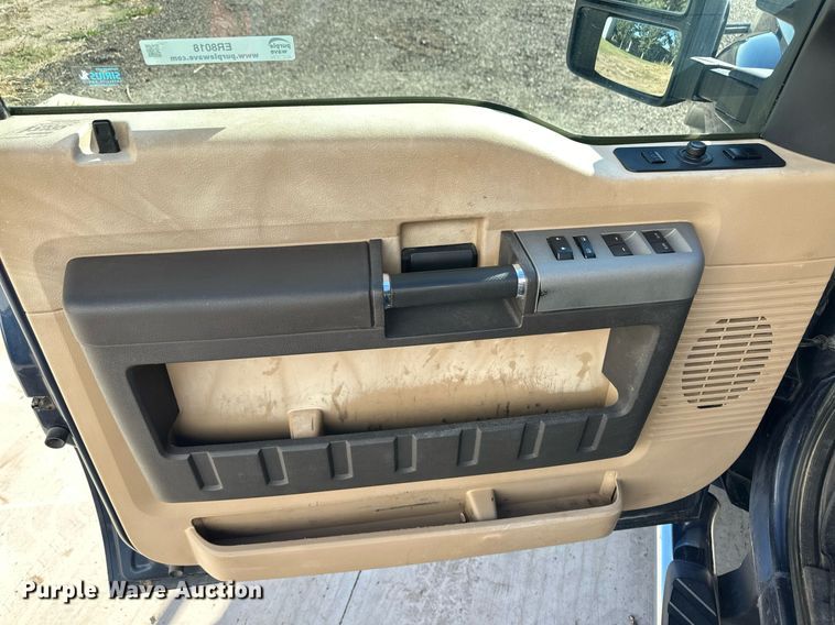 image for item ER8018 2015 Ford F450 Super Duty Lariat Crew Cab flatbed truck