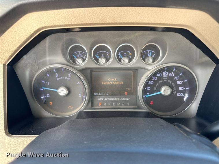 image for item ER8018 2015 Ford F450 Super Duty Lariat Crew Cab flatbed truck