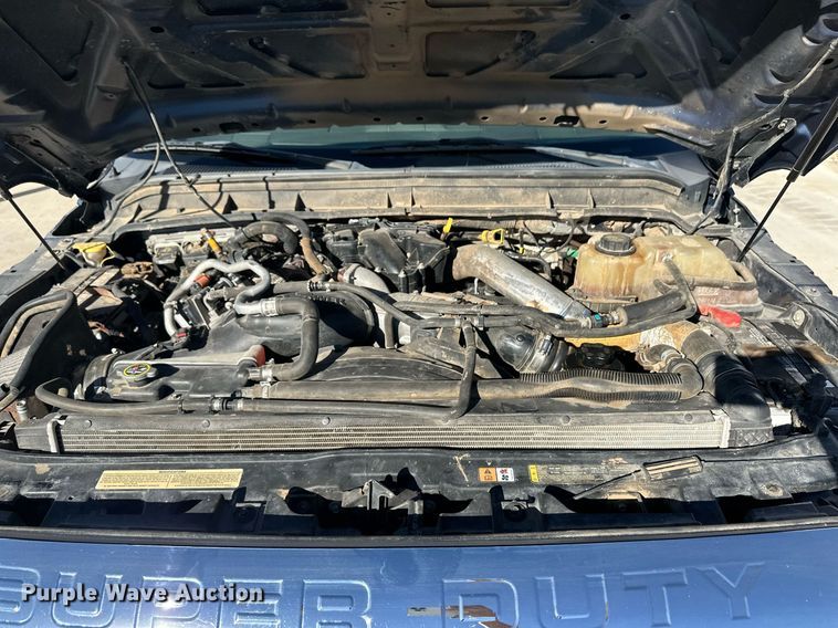 image for item ER8018 2015 Ford F450 Super Duty Lariat Crew Cab flatbed truck