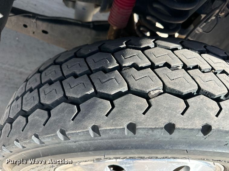 image for item ER8018 2015 Ford F450 Super Duty Lariat Crew Cab flatbed truck