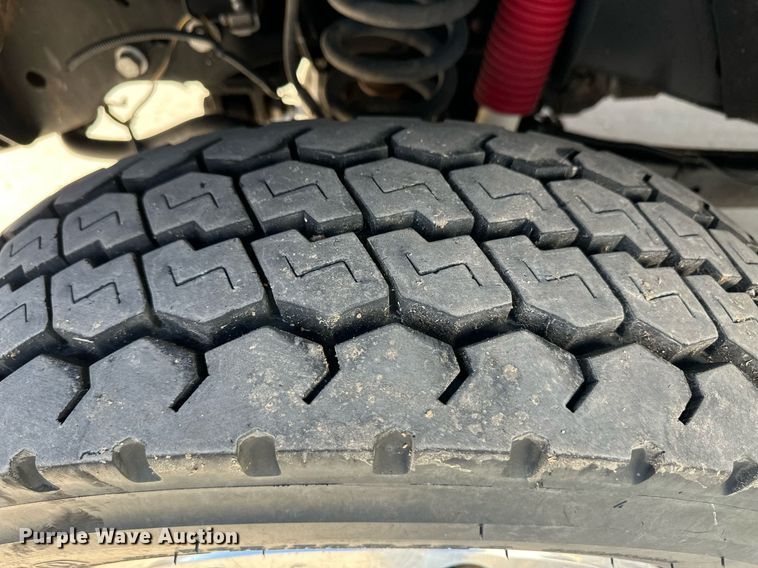 image for item ER8018 2015 Ford F450 Super Duty Lariat Crew Cab flatbed truck