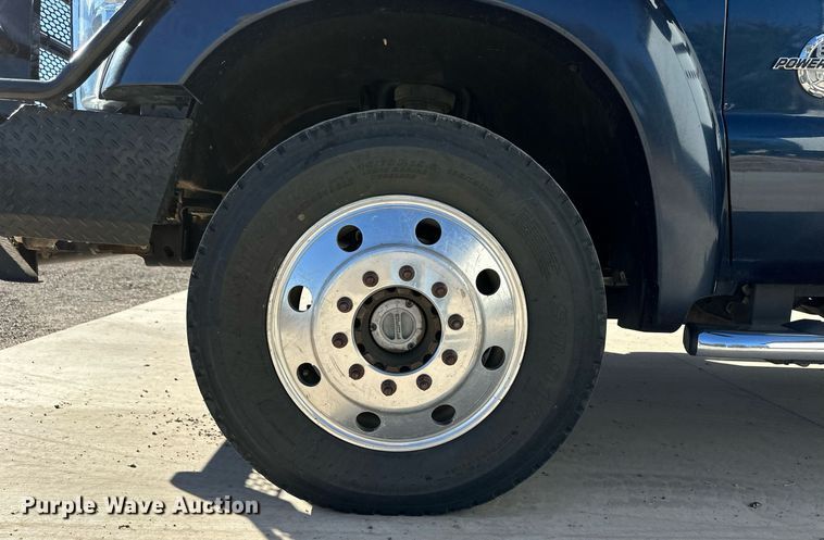 image for item ER8018 2015 Ford F450 Super Duty Lariat Crew Cab flatbed truck