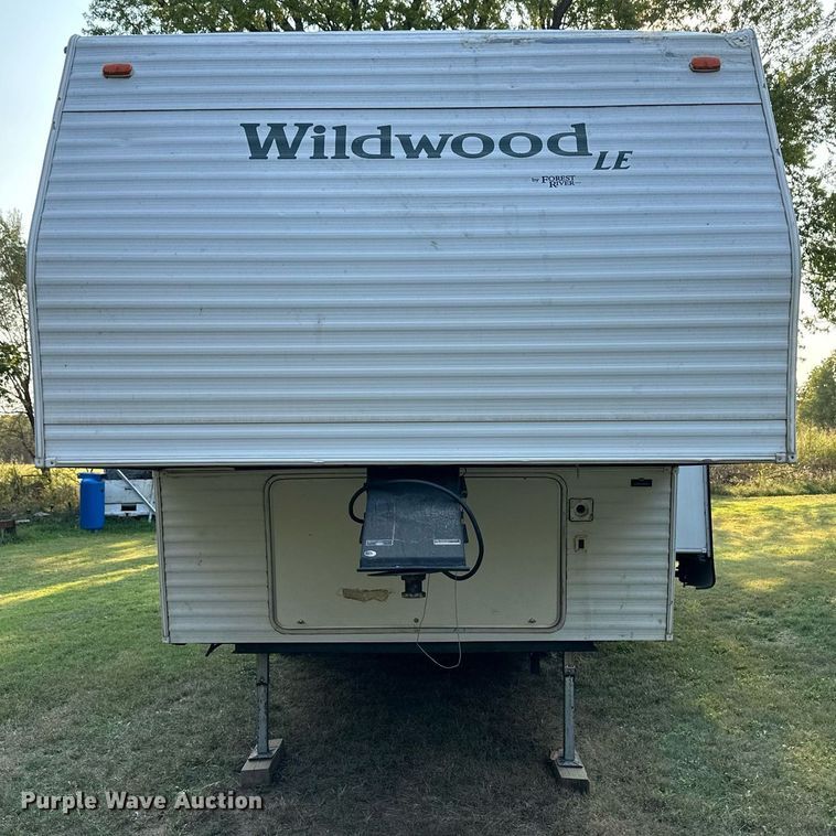 image for item ER8037 2002 Forest River Wildwood LE camper