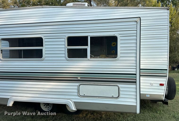 image for item ER8037 2002 Forest River Wildwood LE camper