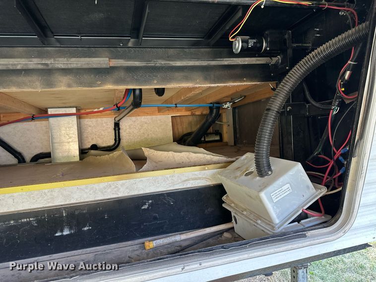 image for item ER8037 2002 Forest River Wildwood LE camper