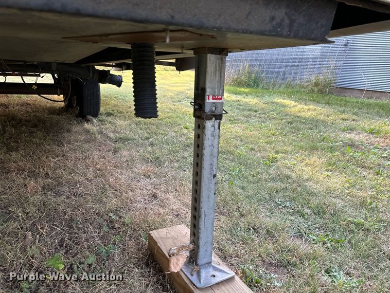 image for item ER8037 2002 Forest River Wildwood LE camper