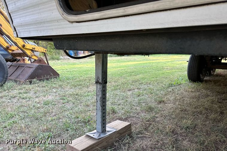 image for item ER8037 2002 Forest River Wildwood LE camper