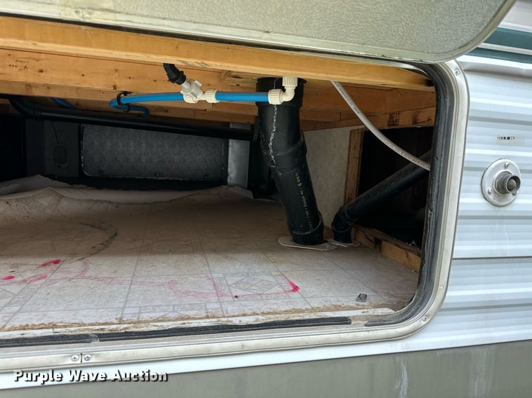 image for item ER8037 2002 Forest River Wildwood LE camper