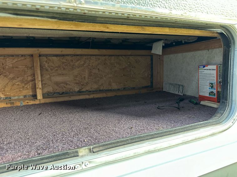 image for item ER8037 2002 Forest River Wildwood LE camper