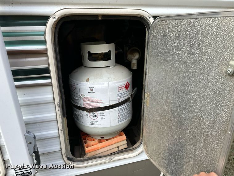 image for item ER8037 2002 Forest River Wildwood LE camper