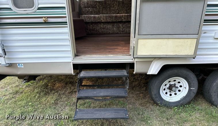 image for item ER8037 2002 Forest River Wildwood LE camper